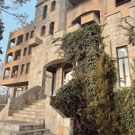 Nocleg ze śniadaniem Valentina Castle 4*
