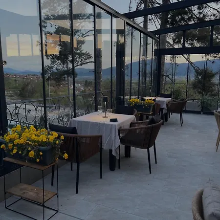 Valentina Castle Bed & Breakfast 4*