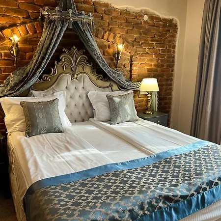 Bed & Breakfast Valentina Castle 4*