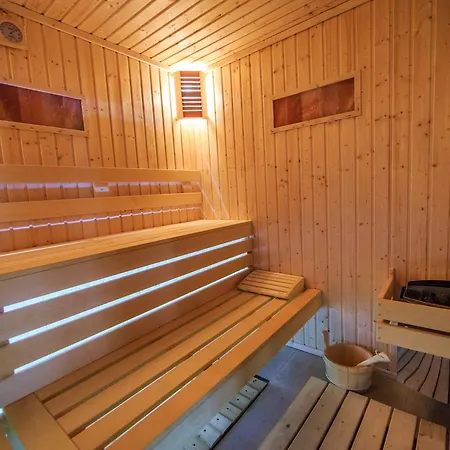 Valentina Castle Bed & Breakfast