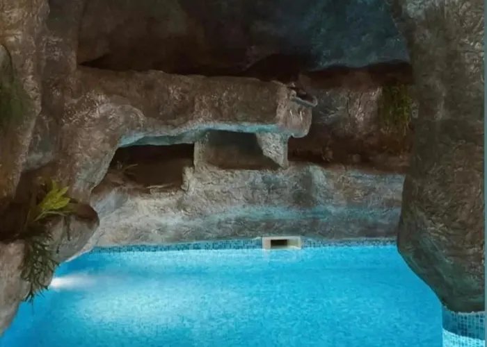 Valentina Castle Bed & Breakfast