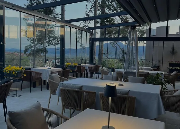 Valentina Castle Bed & Breakfast 4*